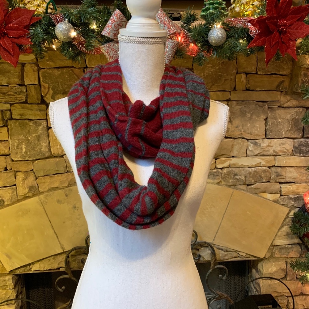 NWOT Red and Gray Striped Infinity Scarf - Picture 2 of 8